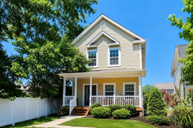 Building Photo - Blacksburg, 3 BR / 2.5 BA Available Now