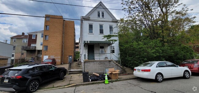 Building Photo - 134 Locust St Rental