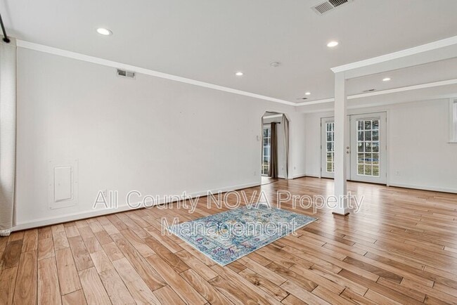 Photo - 8600 Lantern Ln