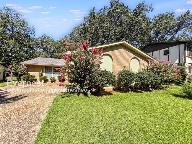 Building Photo - 9105 Peach Tree Ln Rental