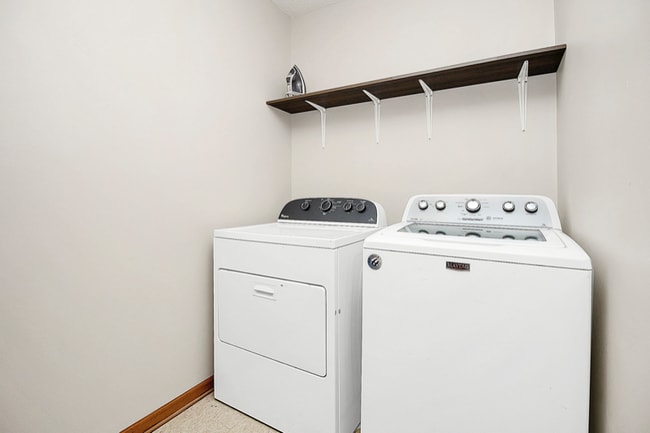 Photo - 305 Beaty Rd Unidad 17