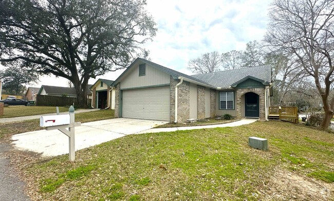 Building Photo - 4239 Red Oak Dr Rental