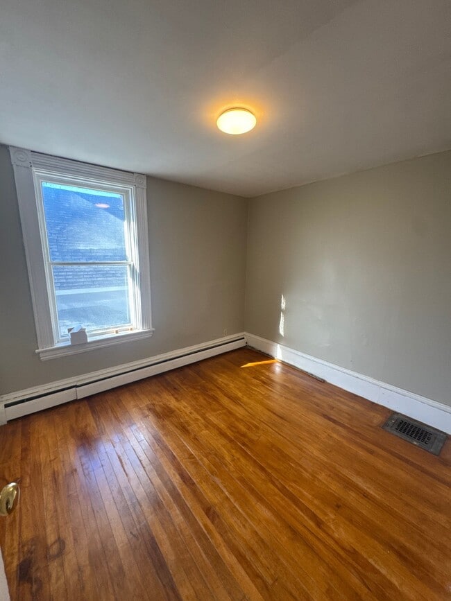 Photo - 76 Duke St Unit 3