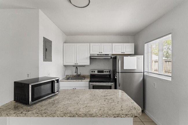 Photo - 709 SW 13th Ave Unidad 3