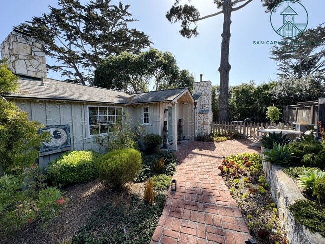 Photo - 3 Bed / 2 Bath Charming Carmel Point Home