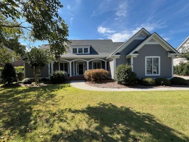 Photo - Experience Elegance in the beautiful city ...