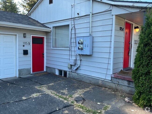 Building Photo - Groovy in Gateway Rental