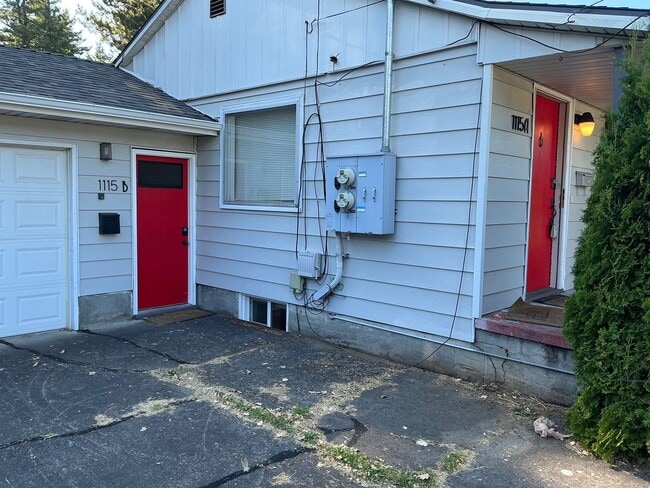 Building Photo - Groovy in Gateway Rental