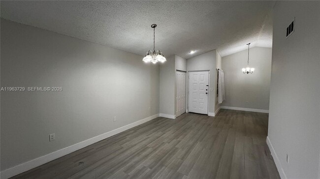 Photo - 2810 N Oakland Forest Dr Unidad 313