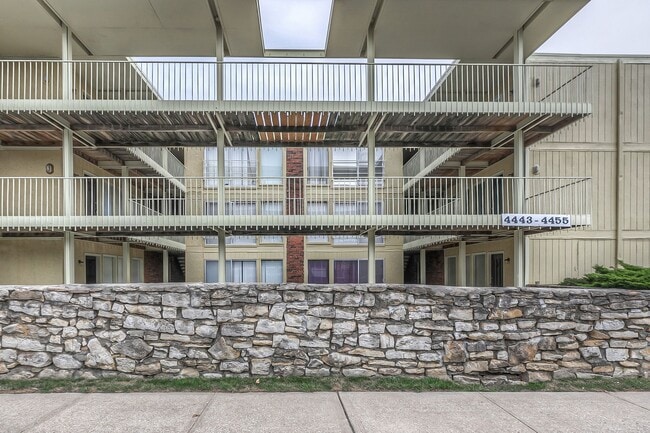 Photo - December FREE On This 2 Bedroom 2 Bath Apartment Just Minutes From The Plaza Unit 4455-01