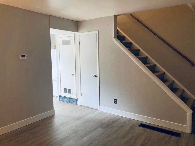 Photo - 1615 Cottonwood Dr