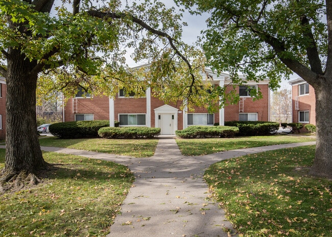 Photo - Candlelight Court