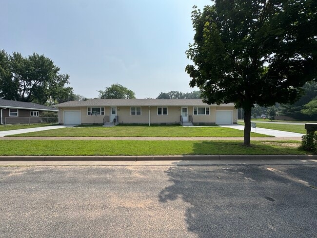 Building Photo - 2925 Leslie Ln Unit 1 Rental