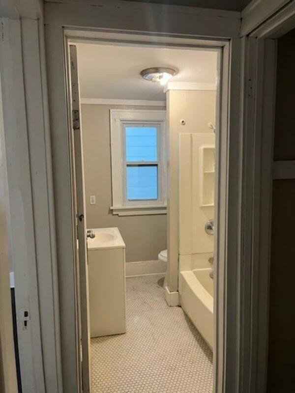 Photo - 1927 Clifford Ave