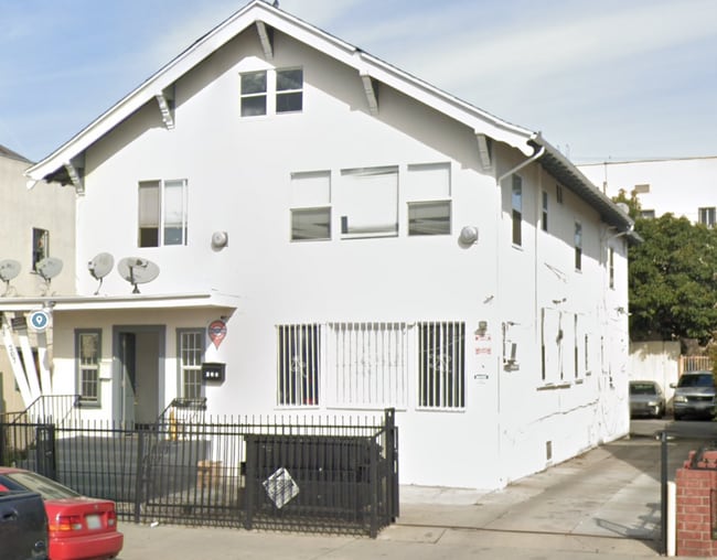 205 W Vernon Ave