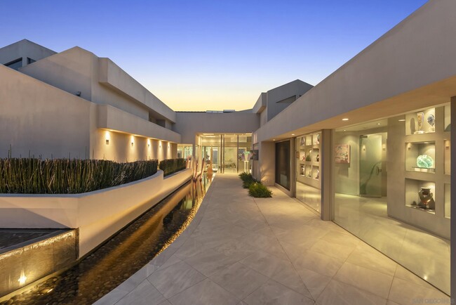 Building Photo - 6002 Via Posada Del Norte Rental