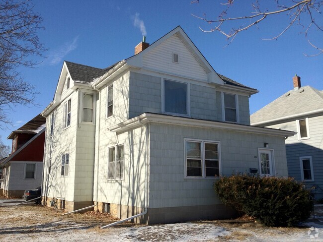 Building Photo - 224 Carroll St Unit 224 1/2 Rental