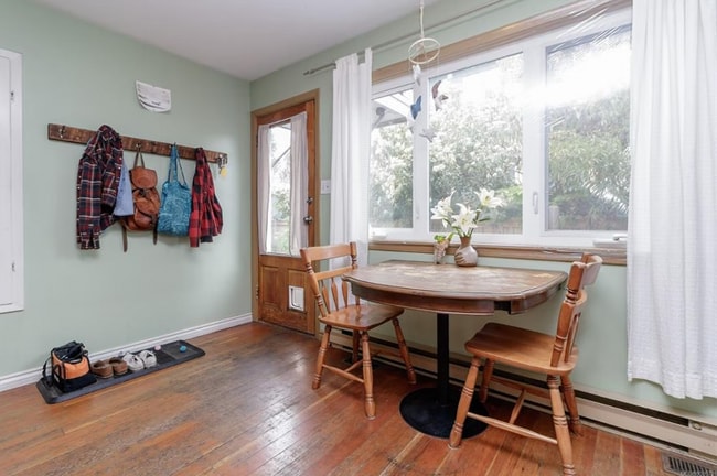 Photo - 639 Prideaux St