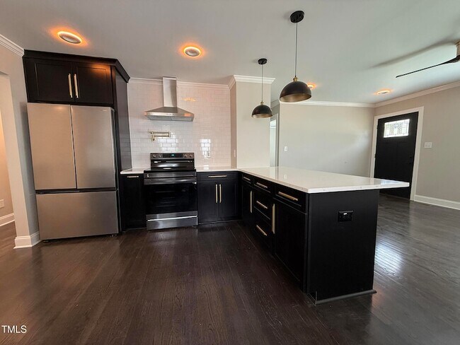 Photo - 215 Walnut St