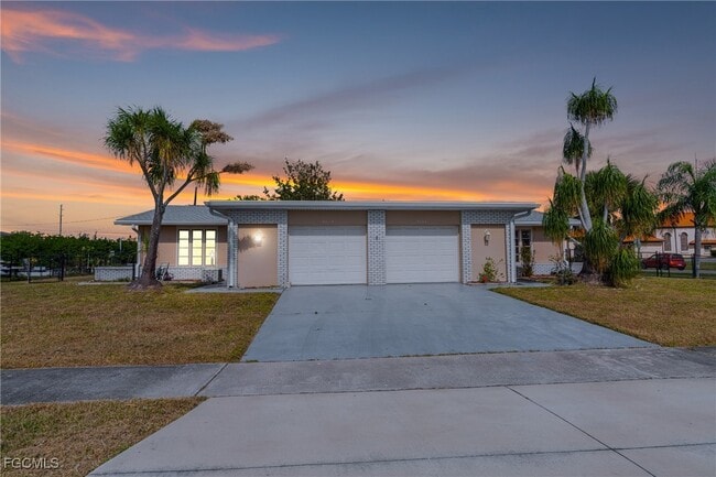 Photo - 6014 Deming Ave