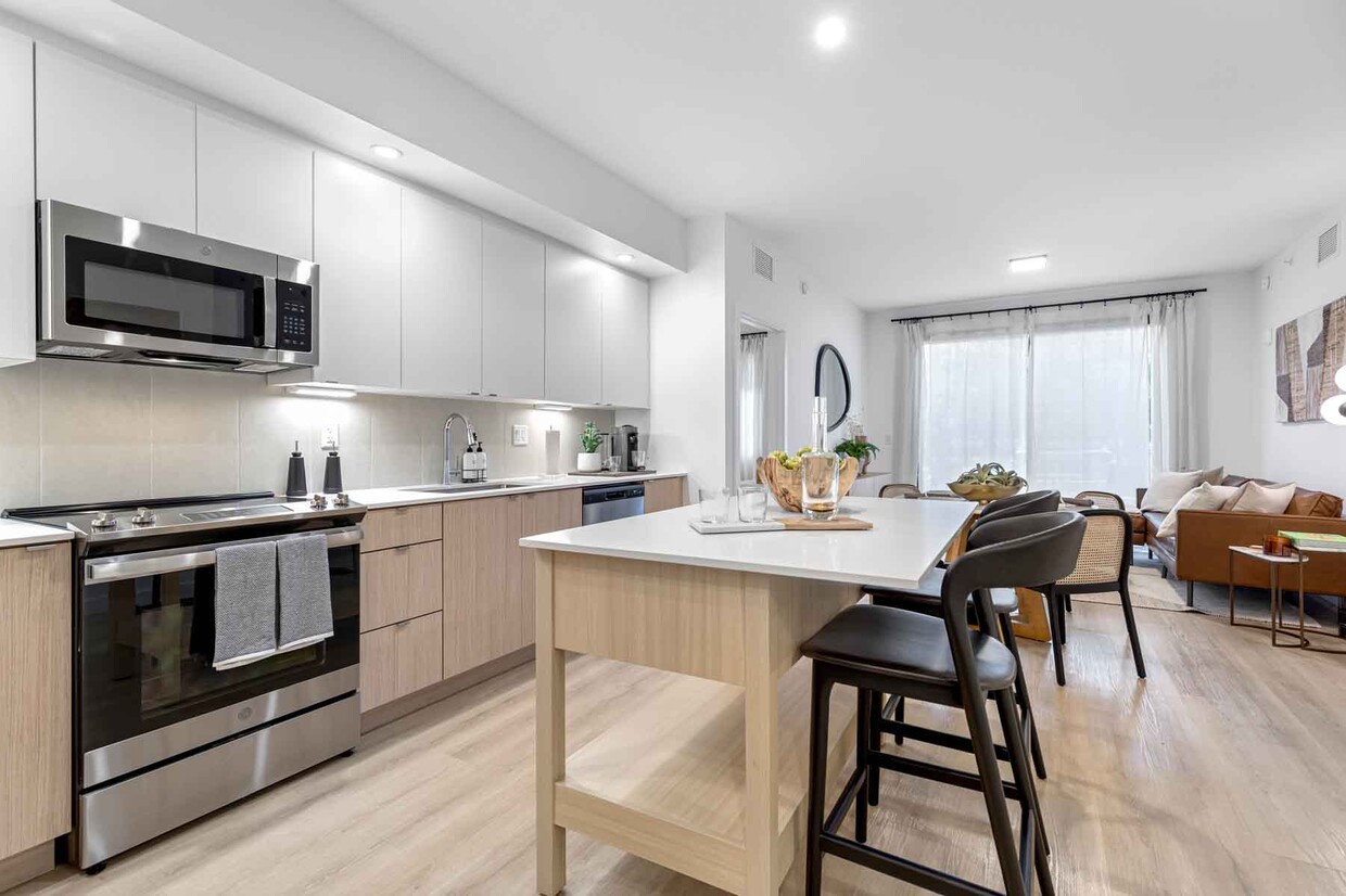 Photo - 16800 NW 2nd Ave (North Miami Beach, FL)