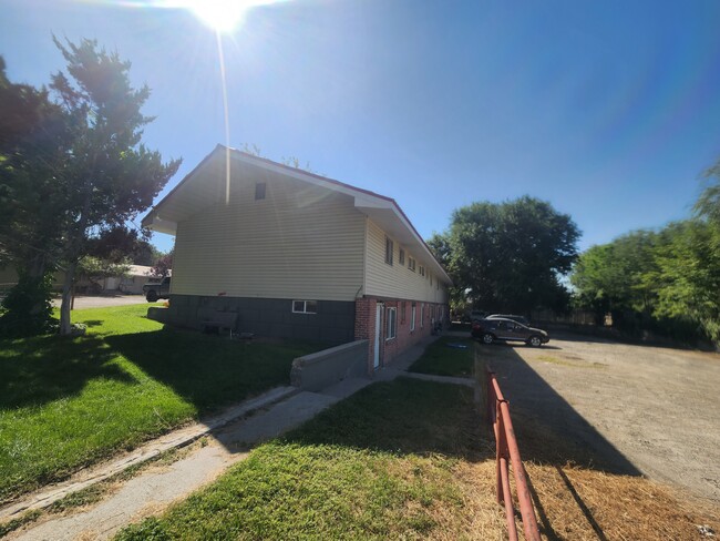 Building Photo - Harris Apartments Unit 6