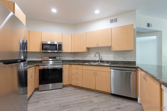 Photo - 1501 Front St