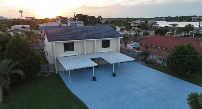 Building Photo - 723 Sailfish Dr