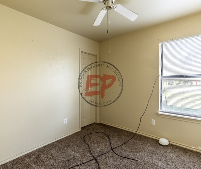 Photo - 909 Shepherd St