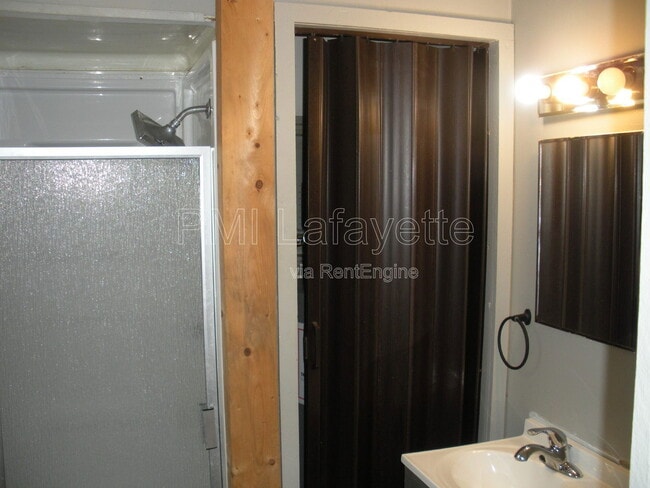 Photo - 106 E Vine St