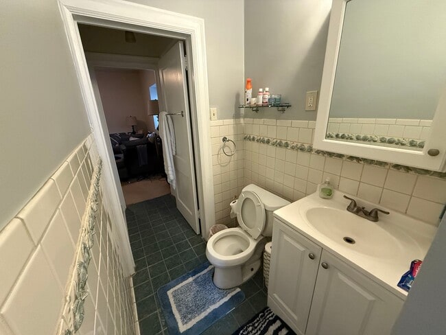 Photo - 1911 Jane St Unit 2