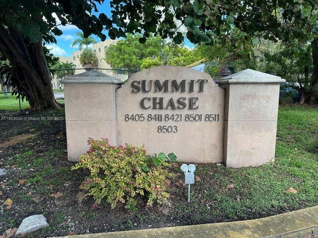 Photo - 8411 NW 8th St Unidad 204