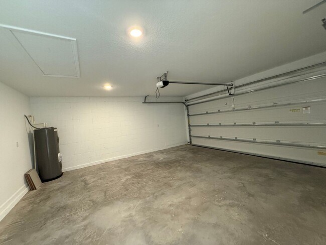 Photo - Beautiful 3 bedroom 2 bathroom house