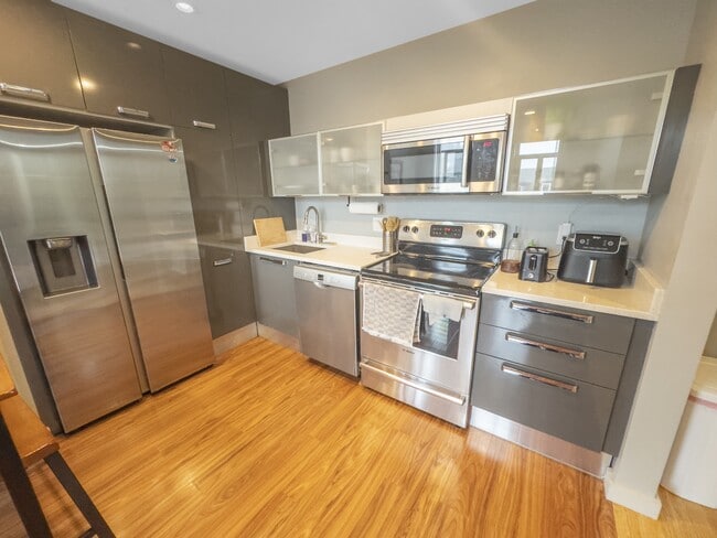 Photo - 691 Massachusetts Ave Townhome