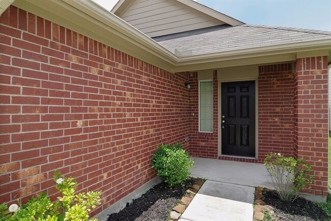 Building Photo - 18743 N Lyford Dr