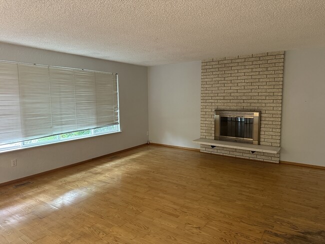 Photo - 12914 NE 136th St