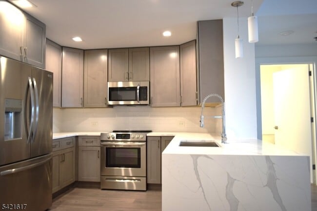 Photo - 1 Carriage City Plz Unit 920