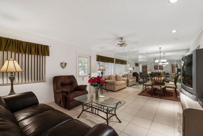 Photo - 417 Pine Glen Ln Unit D-2