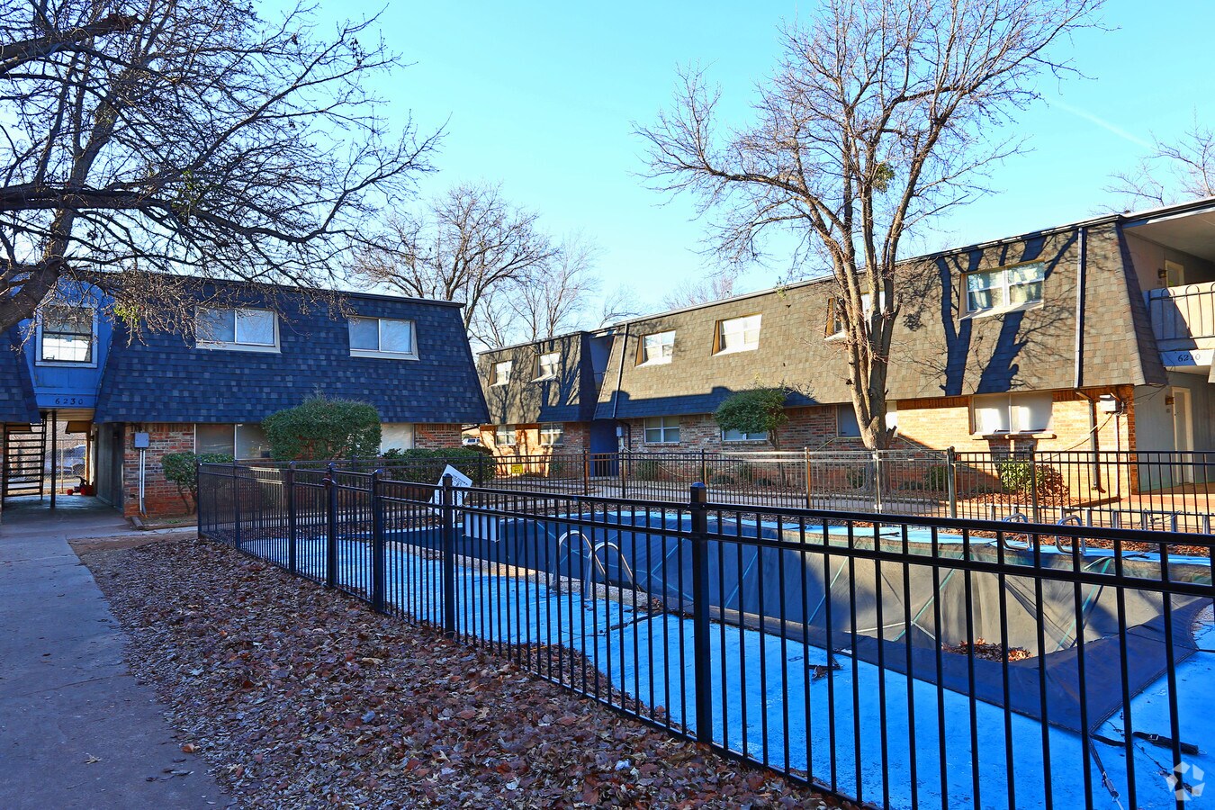 Pool - Mirador Apartments