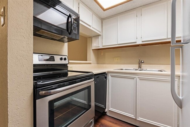 Photo - 3506 Speedway Unit 103