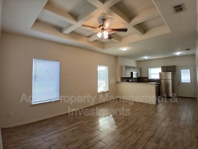 Photo - 3713 Whitewing Ave Unidad Apt 2
