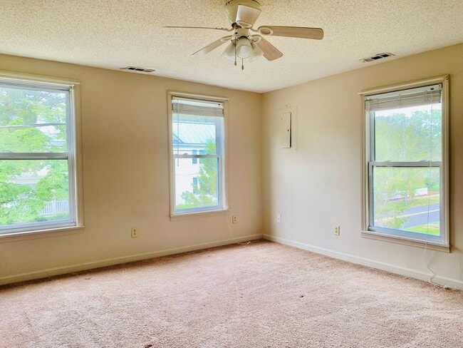 Photo - 802 N B St Unit PERRYMAN