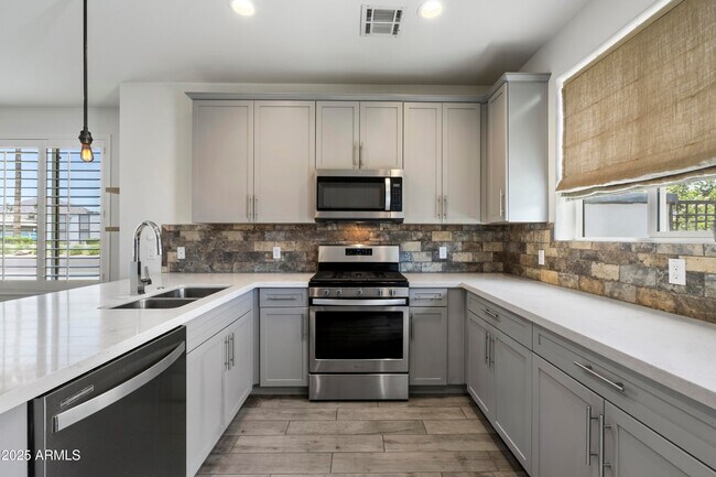 Photo - 3030 N 38th St