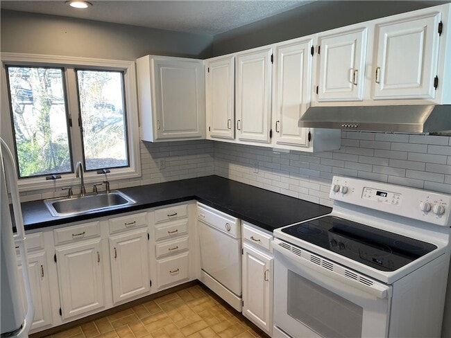 Photo - 12 Beacon St