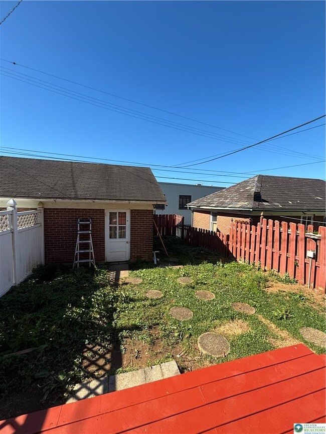 2238 Fairview Ave