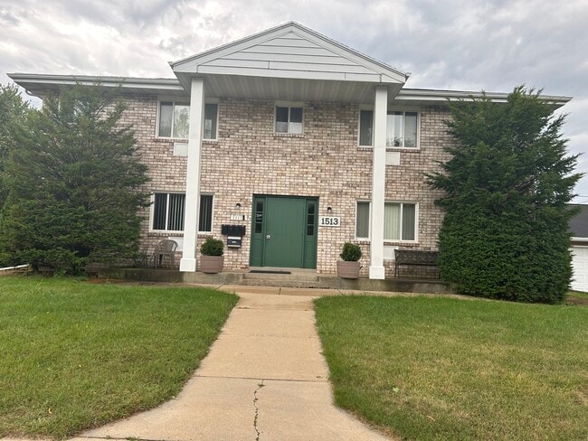 Building Photo - 1513 E Harding Dr Unit Walden 4-PLEX