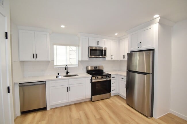 Photo - 14418 Dickens St Unit 14420 1/2