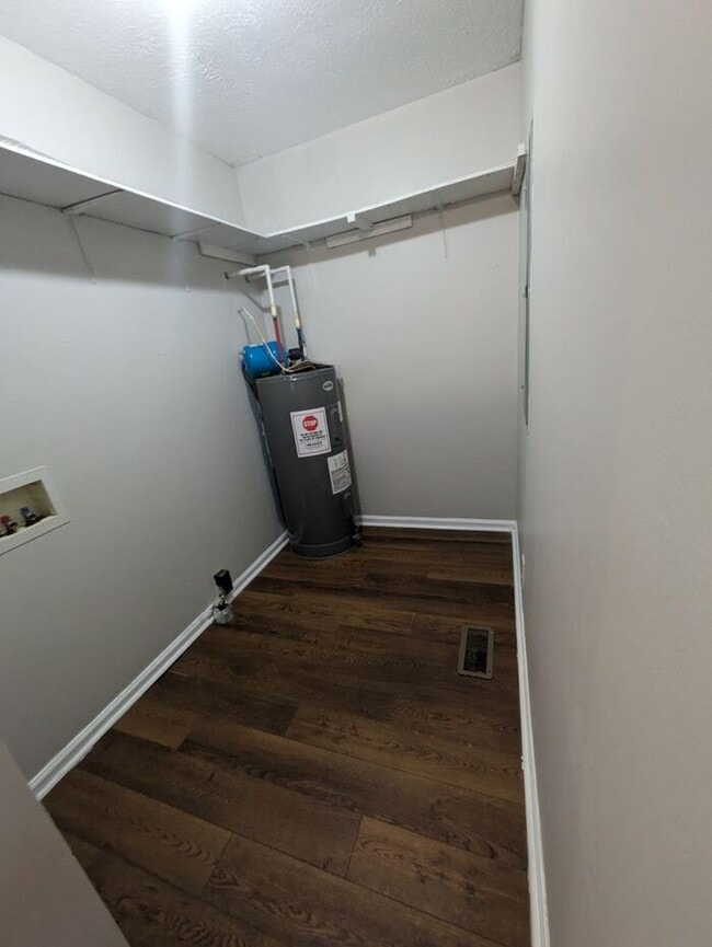 Photo - 2BD/1BA Unit in HIckory