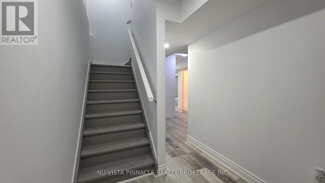 Photo - 2076 Gough Ave