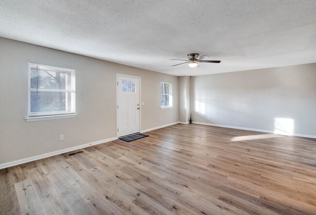 Photo - Adorable 3 BR 2 BA in Hixson